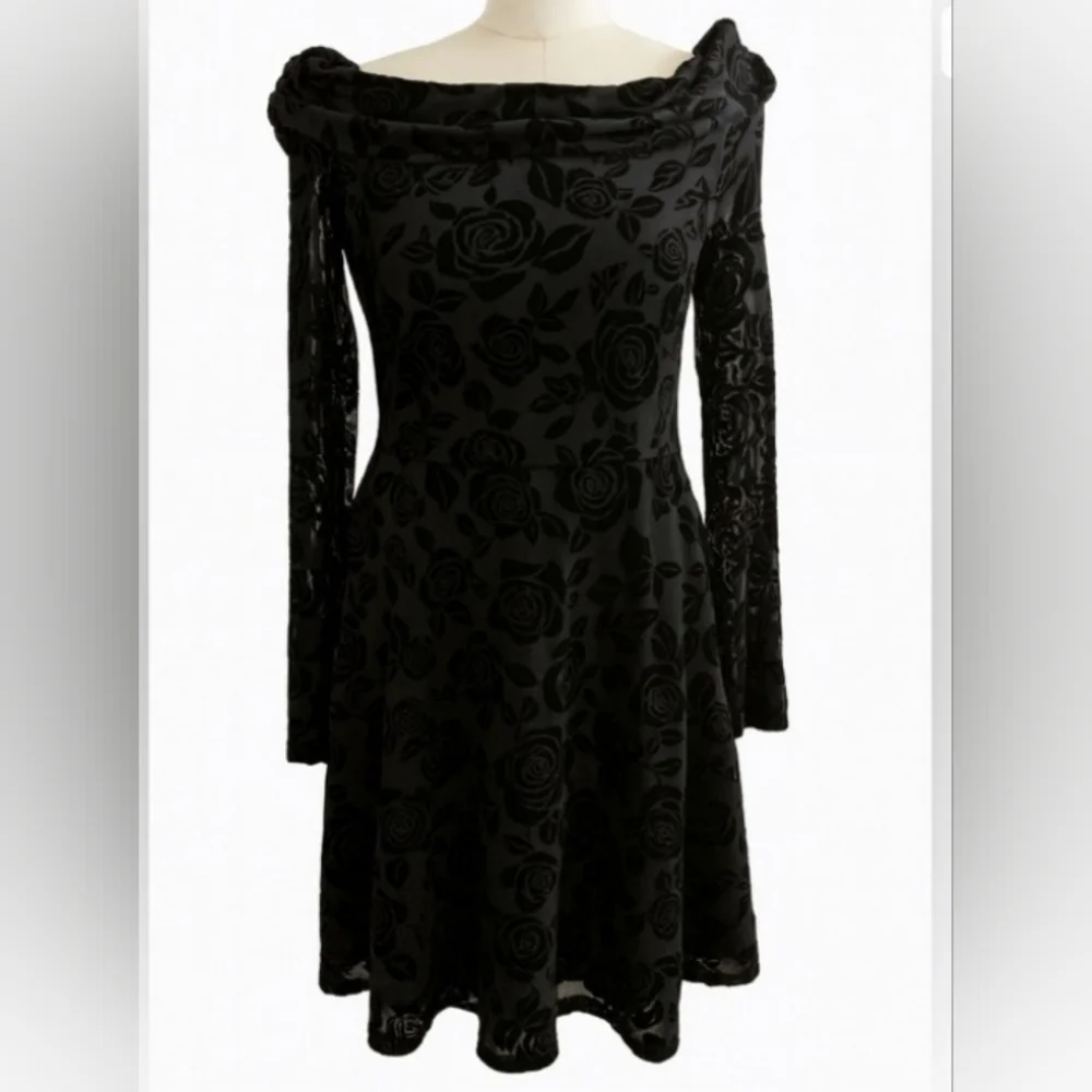 Party Black Off the Shoulder Patterned Dress - Picture 3 of 6
